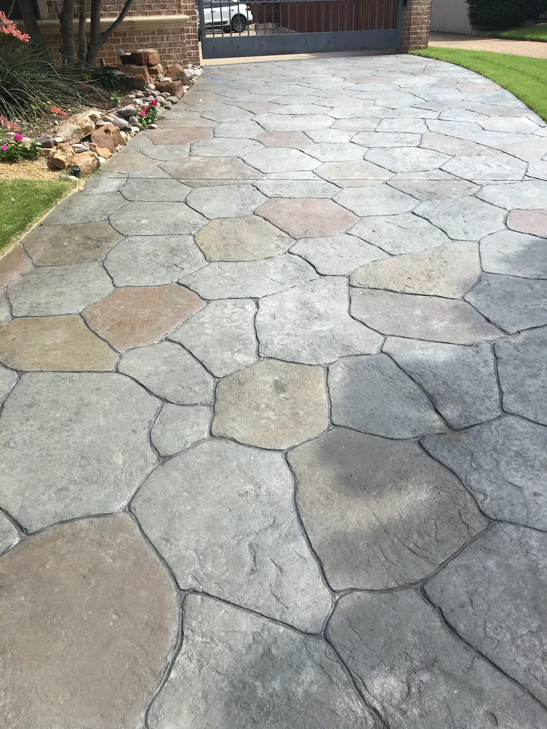 Stone look, slab discipline by Lucky&rsquo;s Concrete in Midland